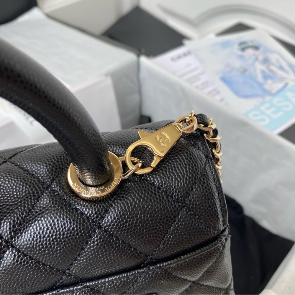Chanel Black Quilted Shoulder Bag - Picture 6 of 9